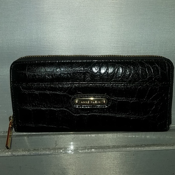 084 Anne Klein leather wallet. Size Os - Picture 1 of 8